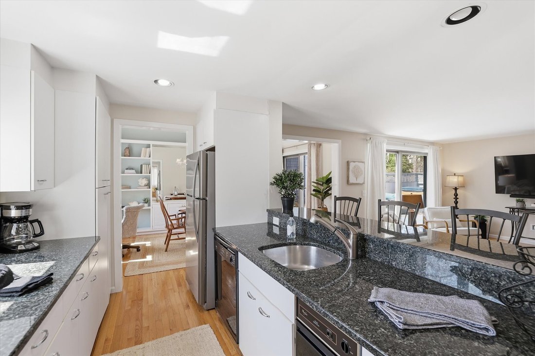 Condo in Mashpee, Massachusetts, United States 4 - 17661909