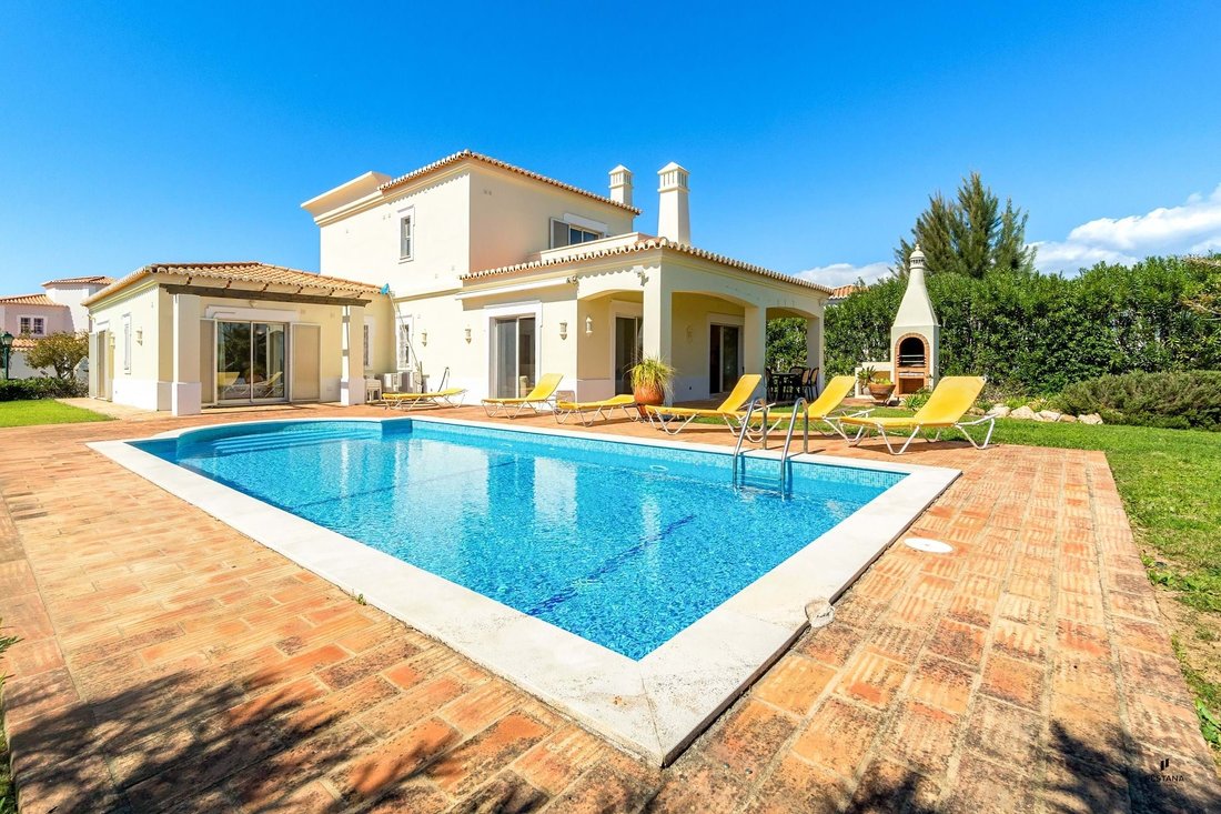 Villa in Carvoeiro, Algarve, Portugal 1 - 17662043