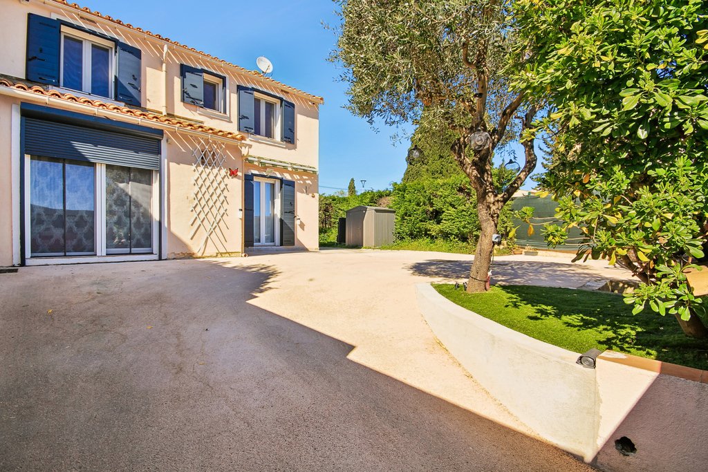 House in Nord, Cogolin, France 1 - 17662804
