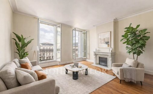 Apartment in Hôtel de Ville-Quinconce-Saint Seurin-Fondaudège, Bordeaux, France 1