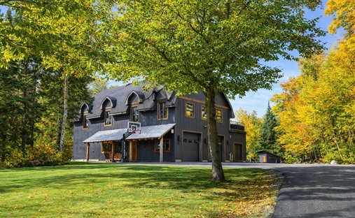 House in Sainte-Adèle, Quebec, Canada 1