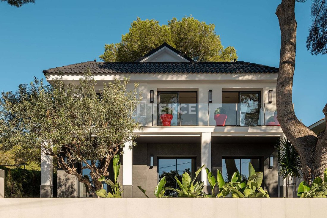 Villa in Castelldefels, Catalonia, Spain 1 - 17667098