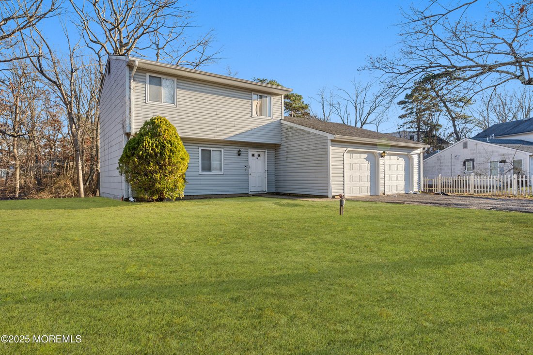 House in Lakewood Township, New Jersey, United States 3 - 17666130