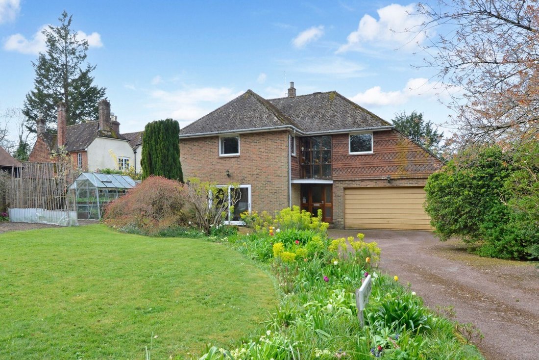 House in Surrey, England 1 - 17662562