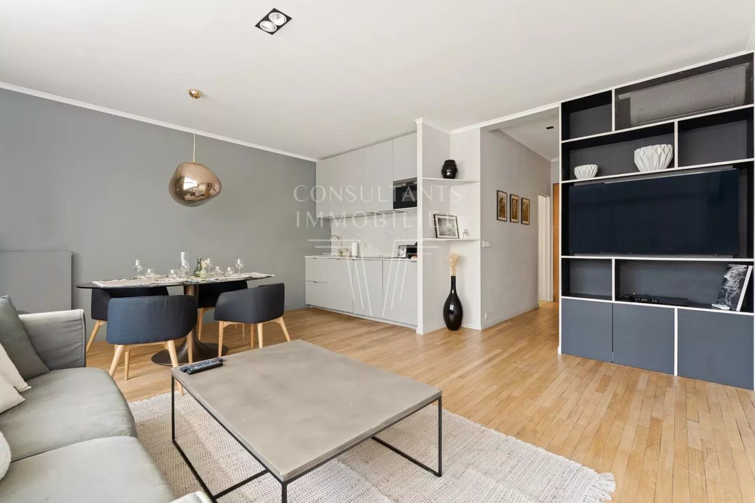 Apartment in Elysées-Madeleine, Paris 8e Arrondissement, Paris 2 - 17663779