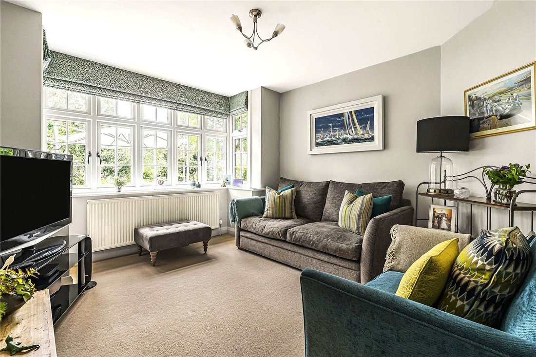 House in Bell Bar, Hatfield, England 2 - 17662650