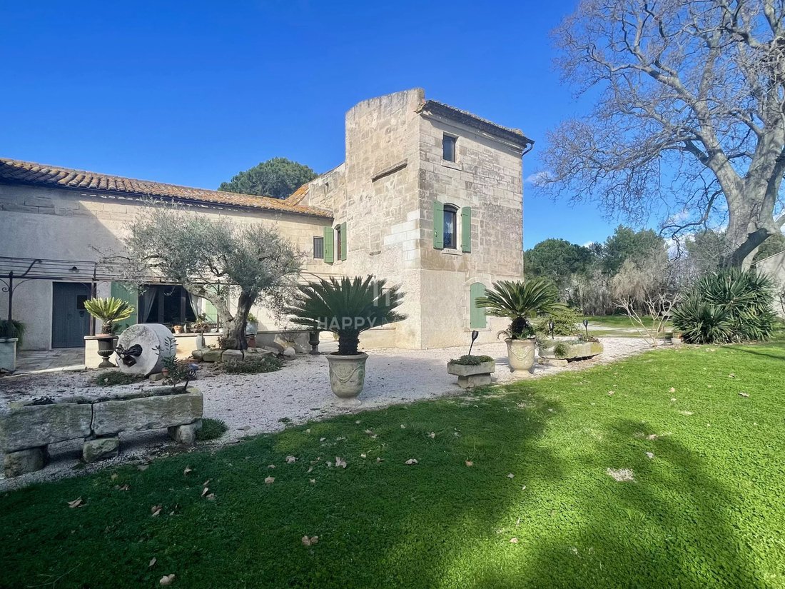 Country House in Arles, Provence-Alpes-Côte d'Azur, France 3 - 17663902