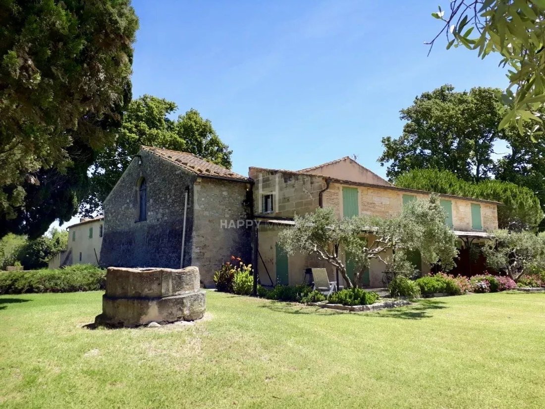 Country House in Arles, Provence-Alpes-Côte d'Azur, France 1 - 17663902
