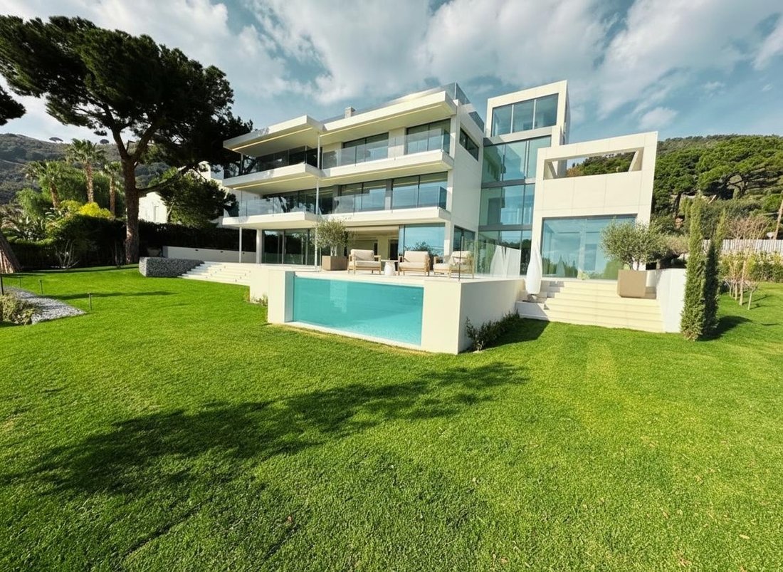 Villa in Les Corts, Barcelona, Spain 1 - 17258007