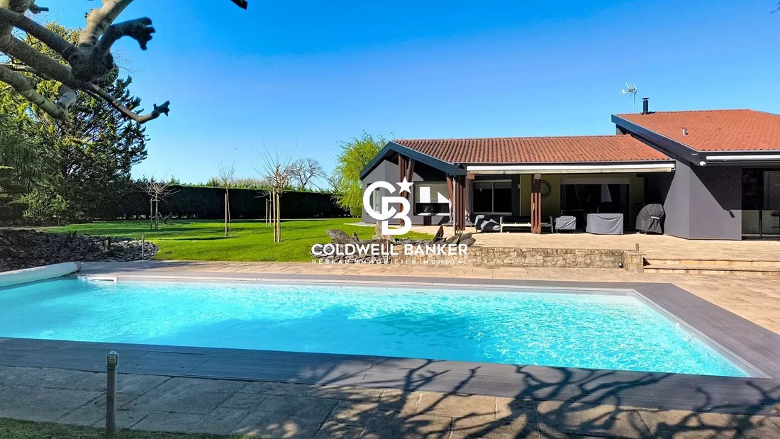 House in Arrondissement of La Roche-sur-Yon, Pays de la Loire, France 1 - 17470717