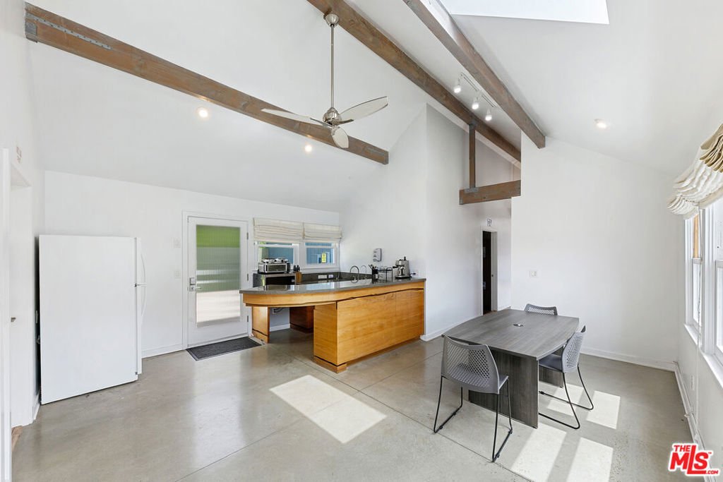 Malibu, California, United States 4 - 17665338