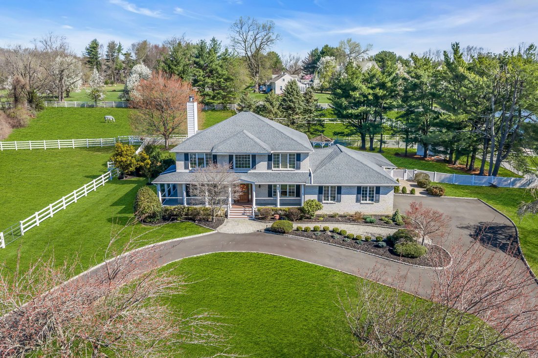 House in Colts Neck, New Jersey, United States 2 - 17664078