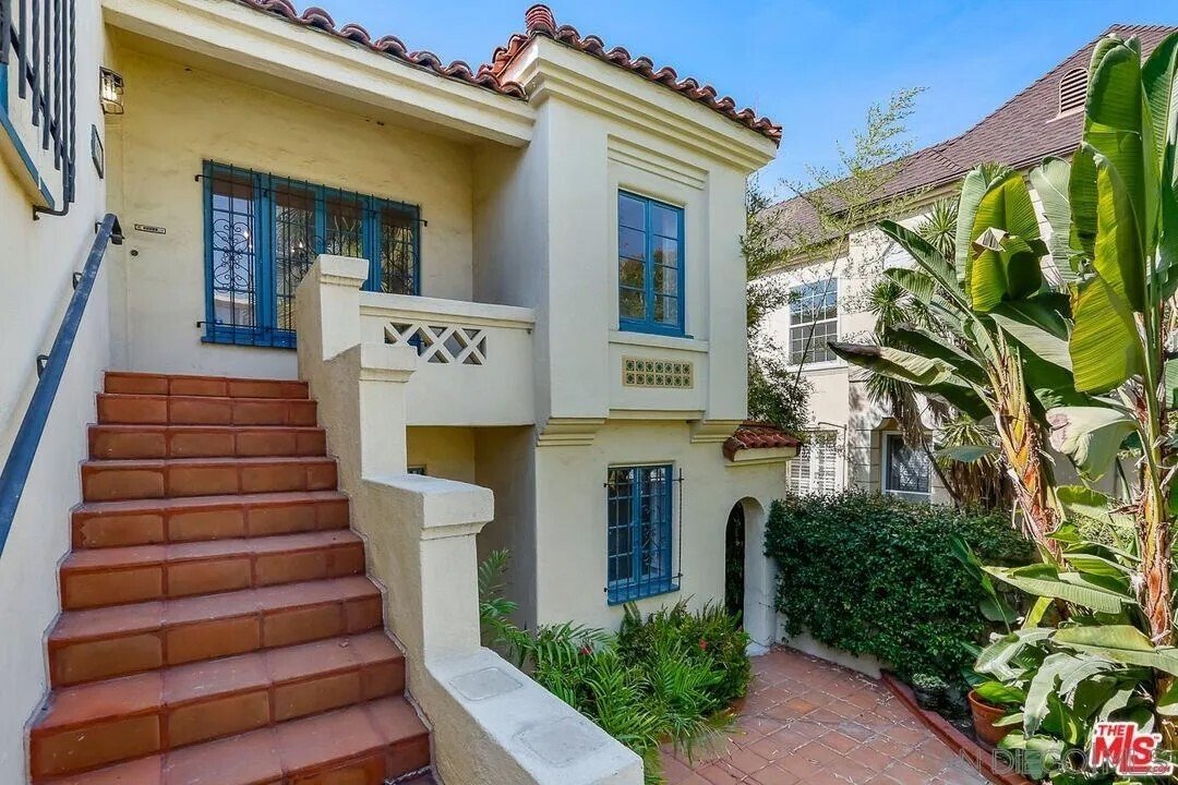 Beverly Hills, California, United States 5 - 17662862