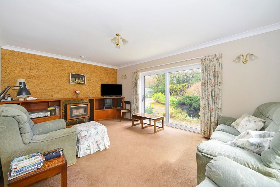 House in Surrey, England 2 - 17662562