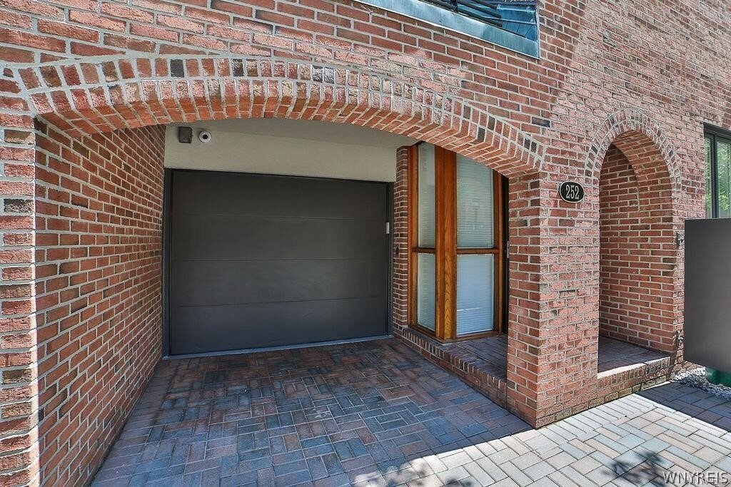 Condo in Buffalo, New York, United States 2 - 17663141