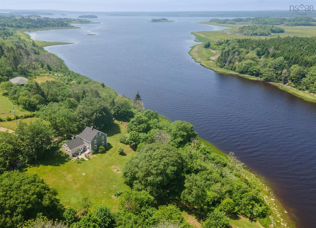 House in Tusket, Nova Scotia, Canada 1 - 17666535