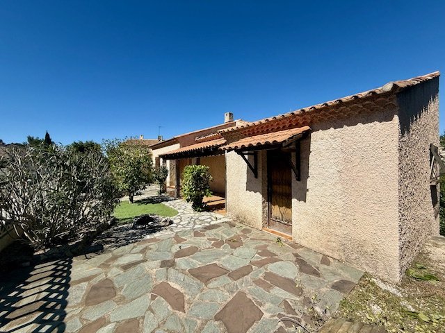 House in Carnoux-en-Provence, Provence-Alpes-Côte d'Azur, France 1 - 17666027
