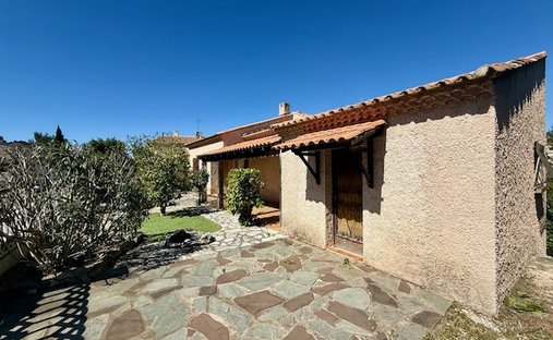 House in Carnoux-en-Provence, Provence-Alpes-Côte d'Azur, France 1