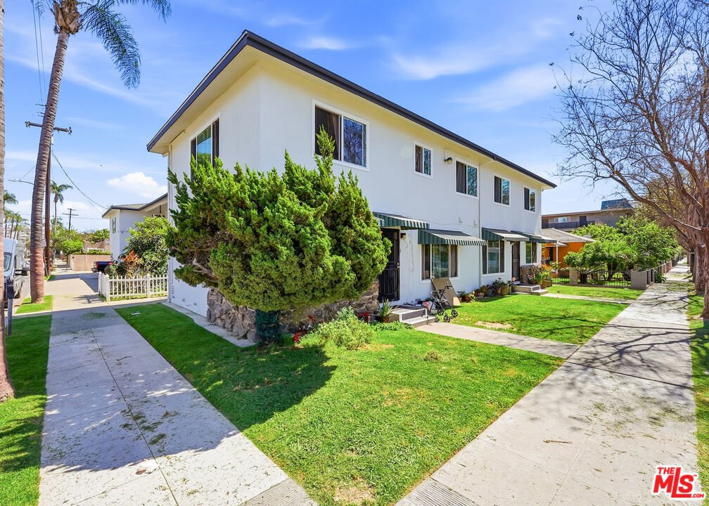 Santa Ana, California, United States 3 - 17665318