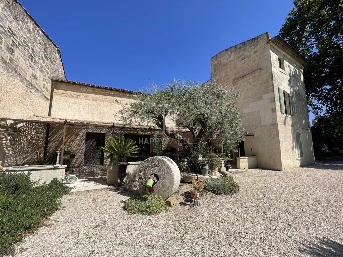 Country House in Arles, Provence-Alpes-Côte d'Azur, France 2 - 17663902
