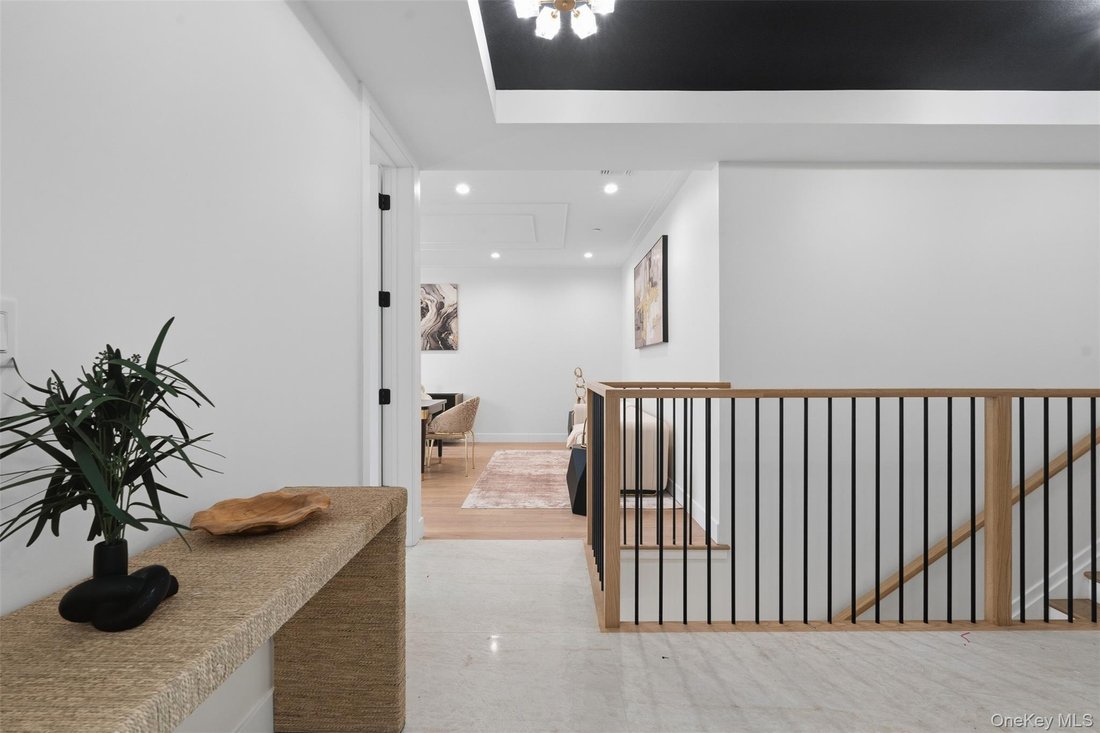 Condo in Spring Valley, New York, United States 5 - 16736797