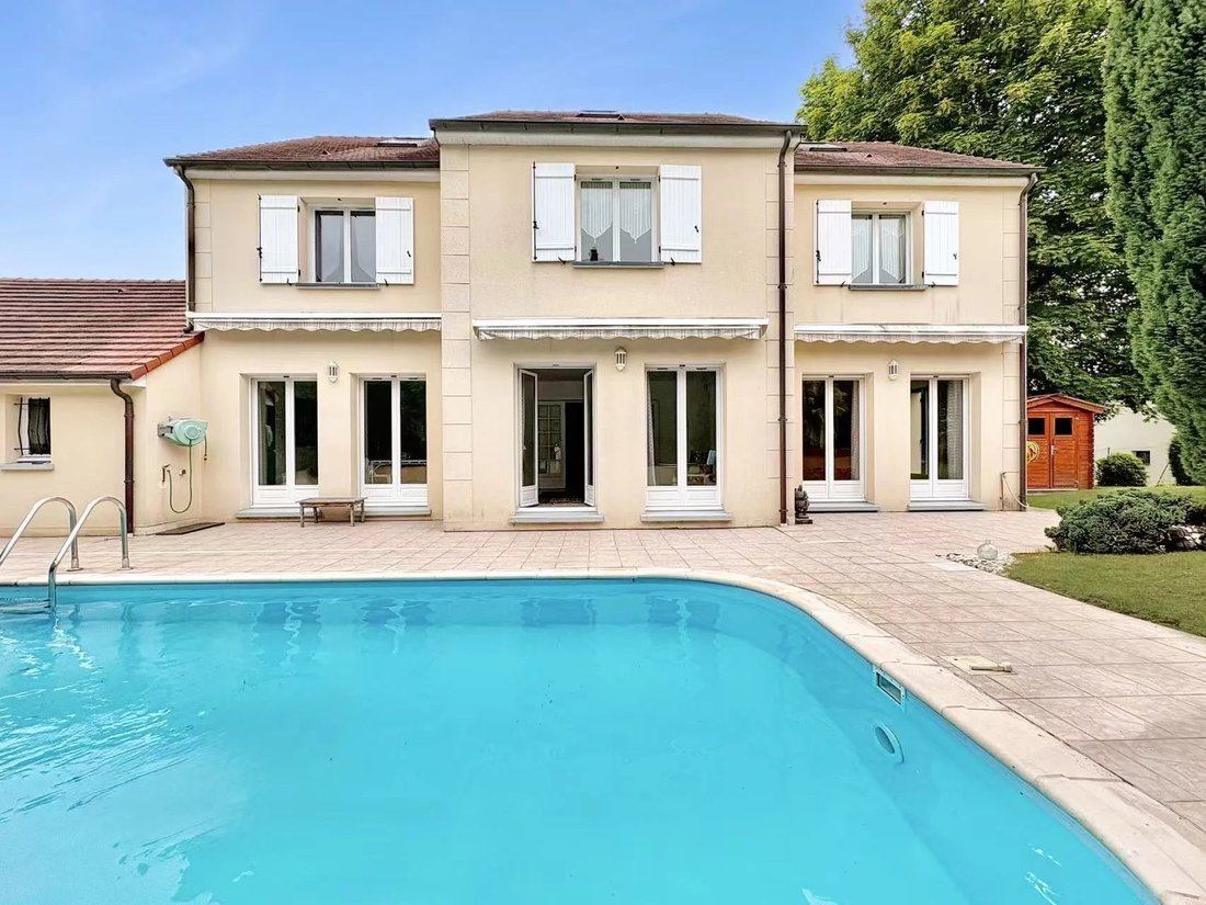 House in Forêt, Saint-Germain-en-Laye, France 5 - 17664819
