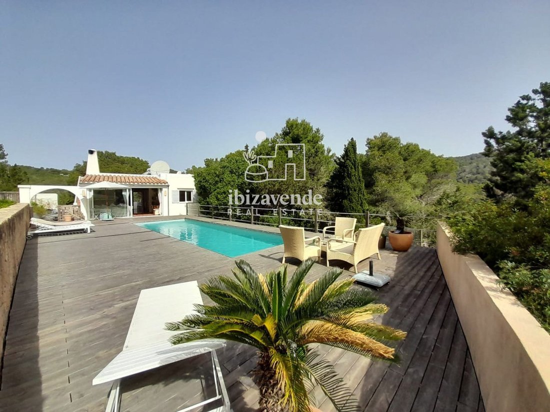 Villa in Cala Mastella, Santa Eularia des Riu, Balearic Islands 1 - 17662514