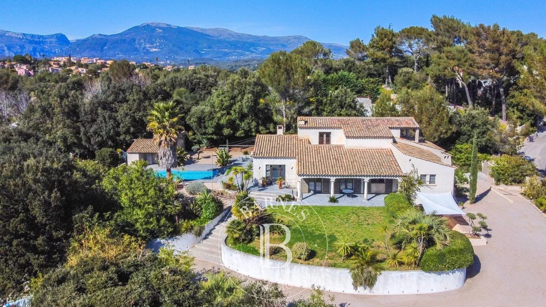 Villa in Valbonne, Provence-Alpes-Côte d'Azur, France 1 - 17667104
