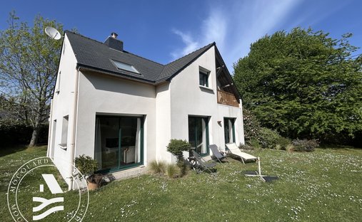House in Locmariaquer, Brittany, France 1