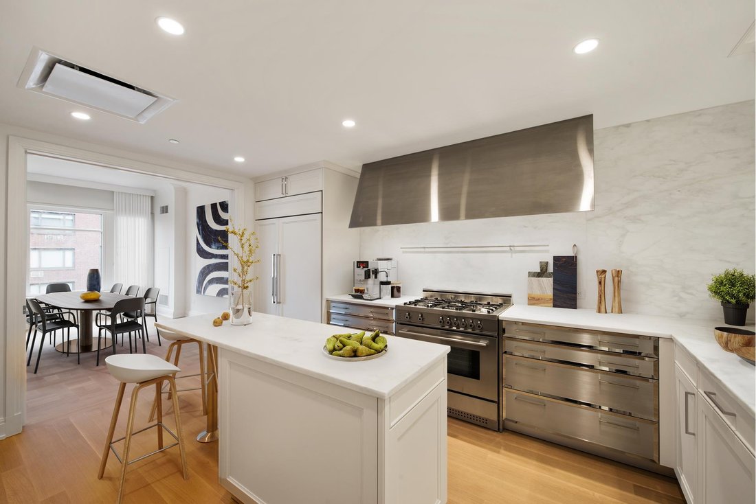New York, New York, United States 5 - 13806925
