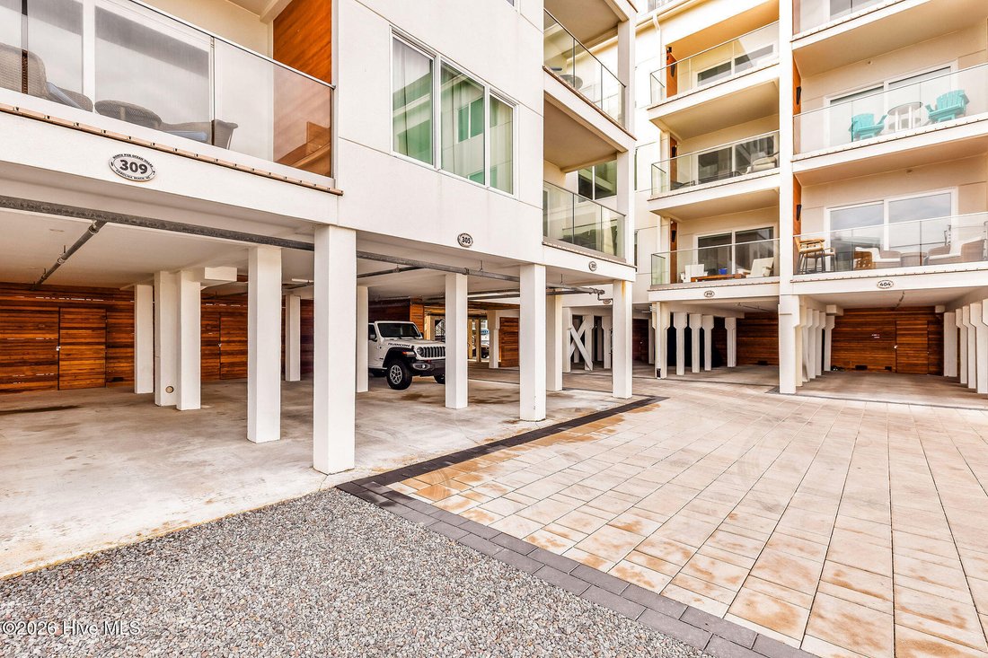 Condo in Carolina Beach, North Carolina, United States 2 - 17666090