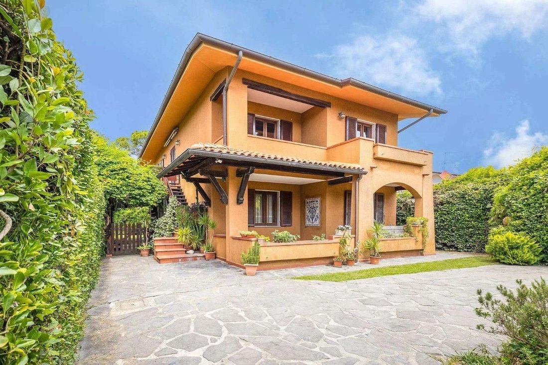 Villa in Center, Forte dei Marmi, Tuscany 2 - 17665686