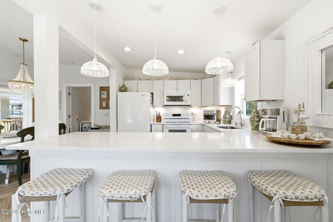 House in Oak Island, North Carolina, United States 3 - 17662764