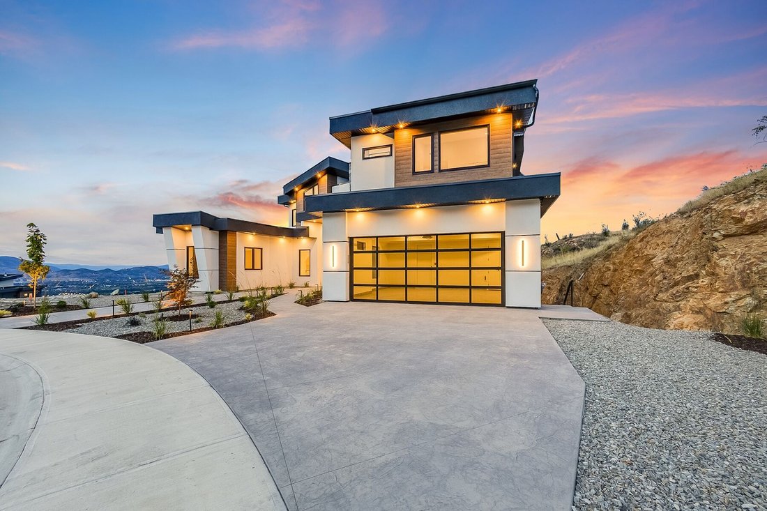 House in Kelowna, British Columbia, Canada 4 - 17664560