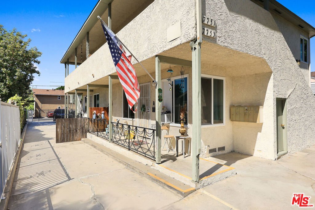 Whittier, California, United States 5 - 17665326
