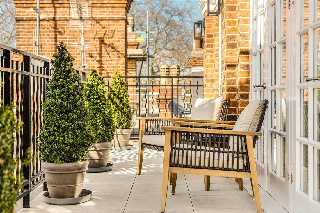 Apartment in Mayfair, Westminster, England 2 - 17665247
