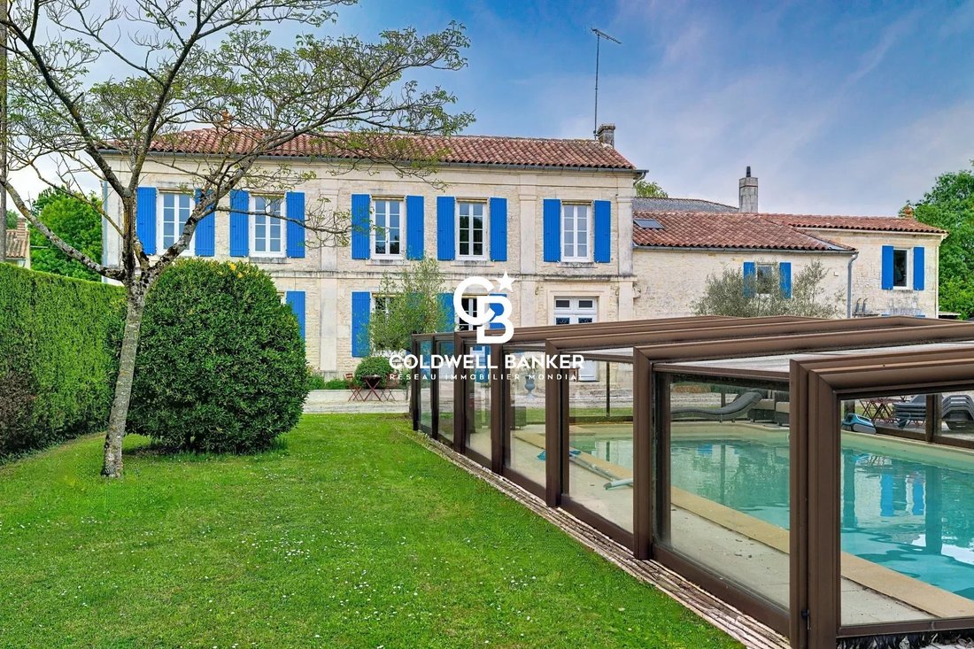 House in Vouhe, Nouvelle-Aquitaine, France 1 - 17663959