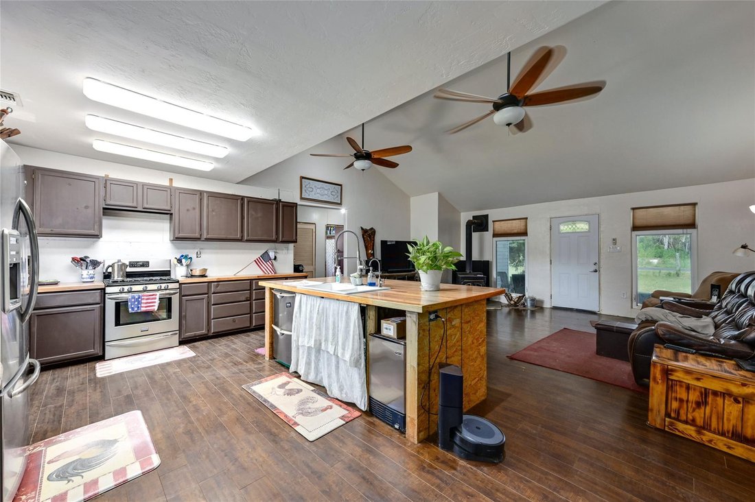 House in Elgin, Texas, United States 3 - 17665644
