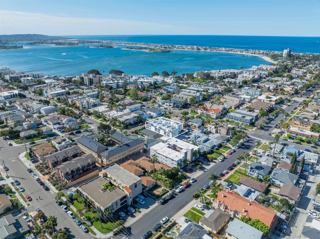 San Diego, California, United States 1 - 17665650