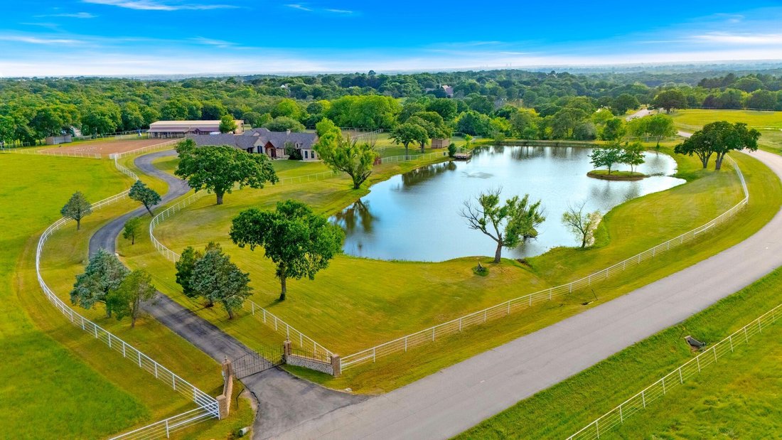 House in Cross Roads, Texas, United States 1 - 17666602
