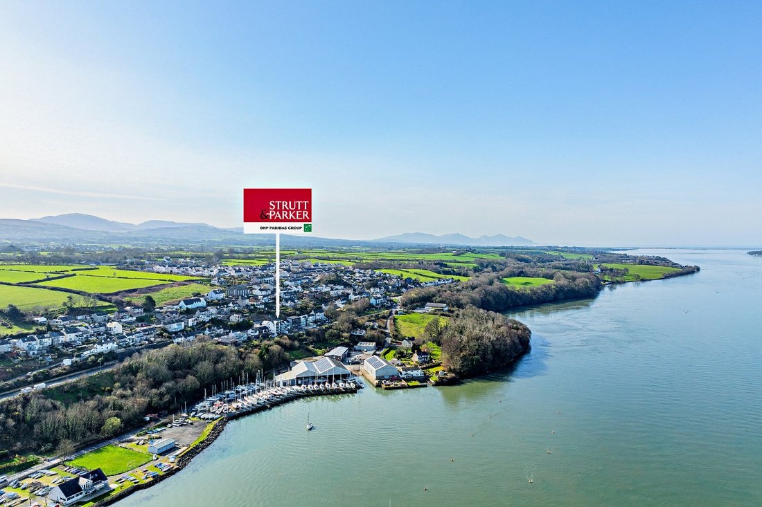 House in Y Felinheli, Wales 1 - 17665589
