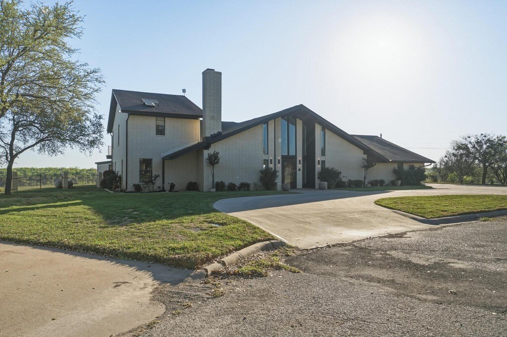 House in Coleman, Texas, United States 3 - 17665688