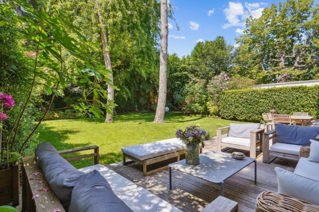 Apartment in Saint James-Delabordère, Neuilly-sur-Seine, France 5 - 16725368