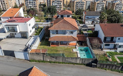 House in Nogueira, Fraiao e Lamacaes, Braga, Portugal 1