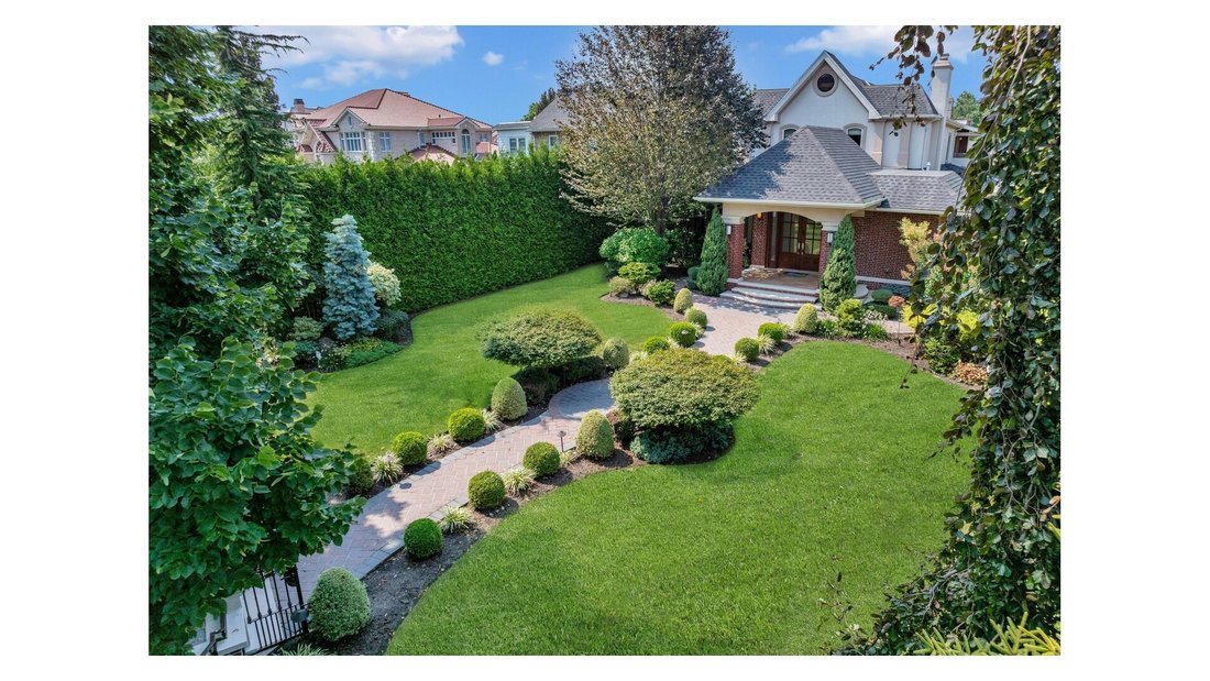 House in New York, New York, United States 1 - 14565424