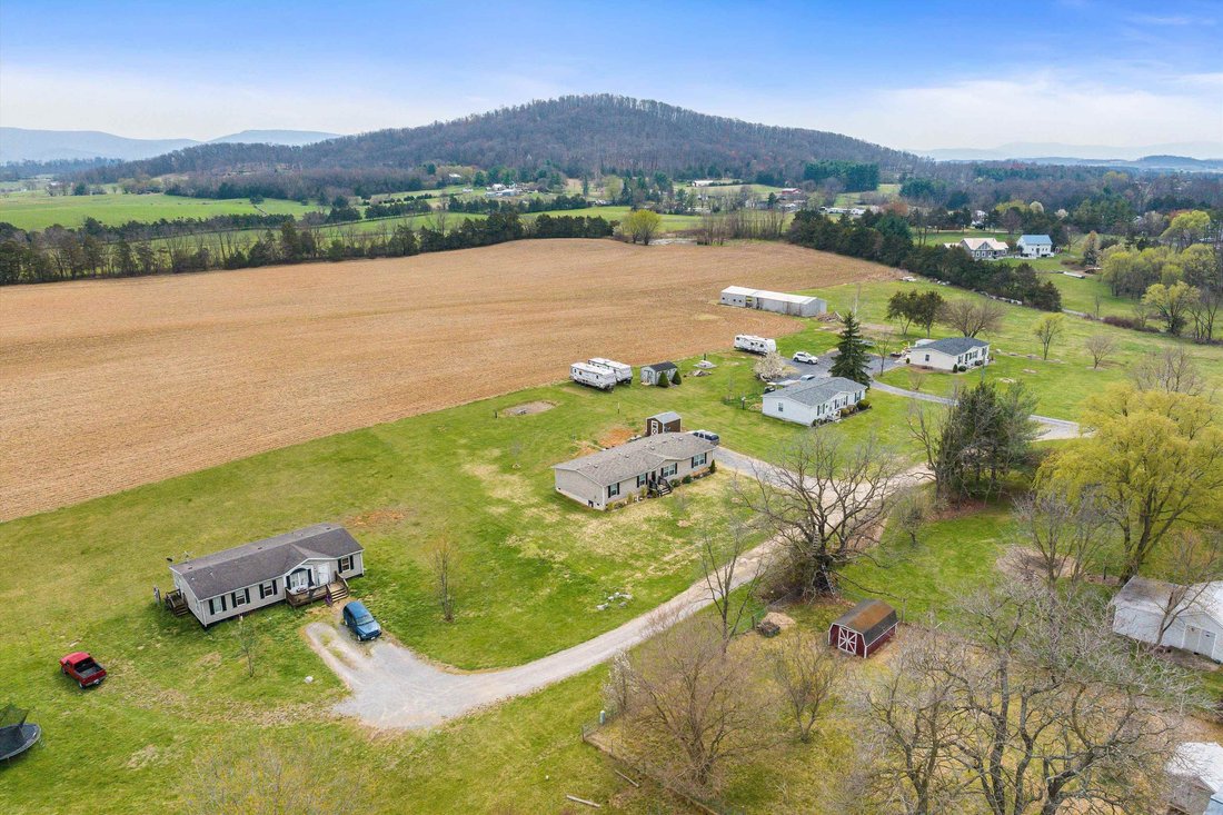 House in Fort Defiance, Virginia, United States 1 - 17665447