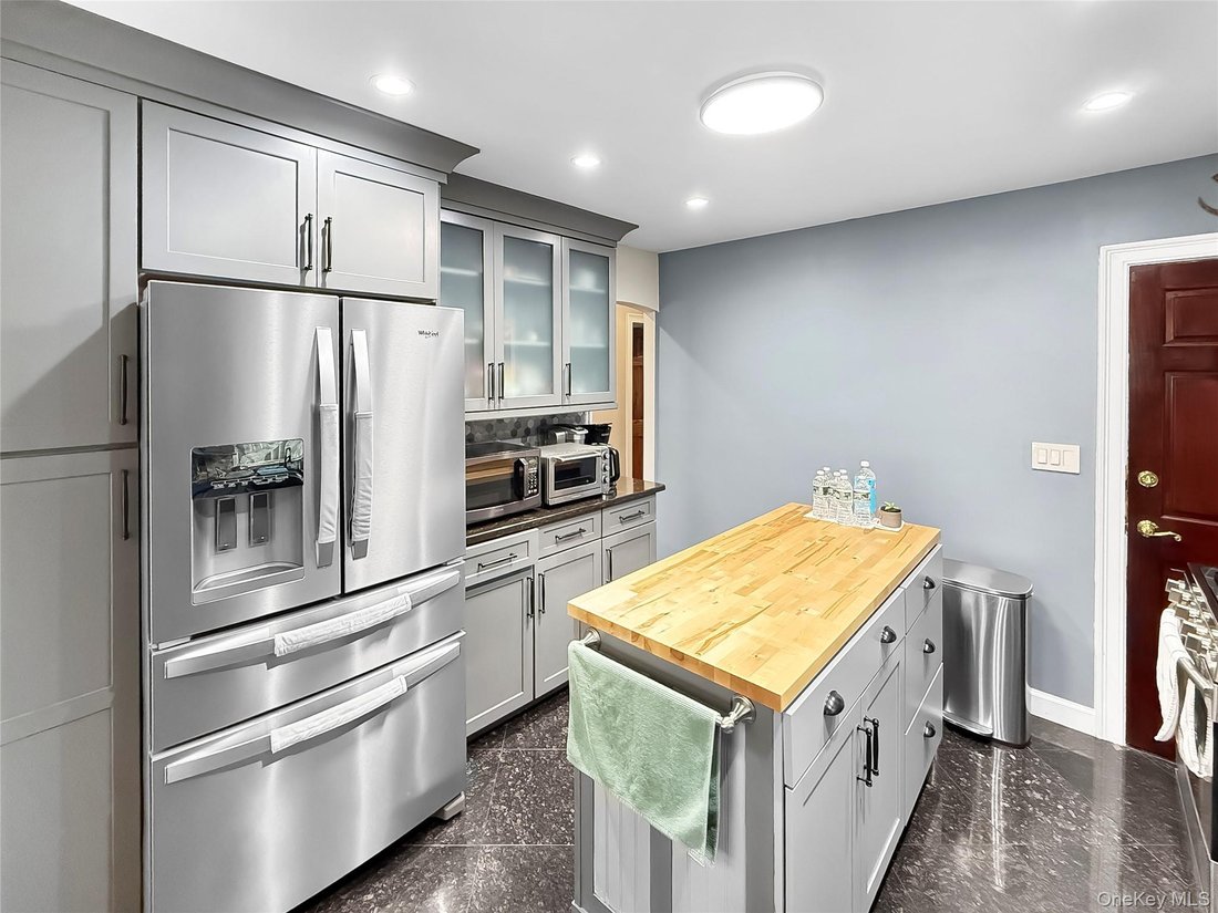 House in New York, New York, United States 3 - 17484512