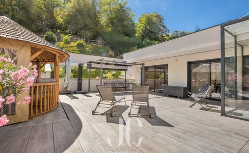 House in Charbonnieres-les-Bains, Auvergne-Rhône-Alpes, France 1