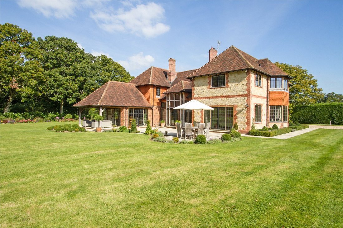 House in Kirdford, England 3 - 17663511
