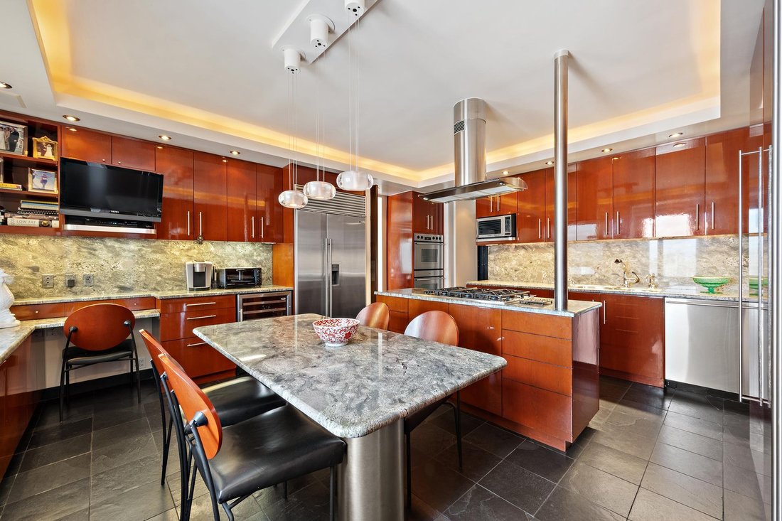 Co Op in New York, New York, United States 4 - 14642206